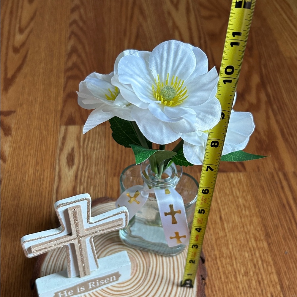 Decorative Cross and Floral Arrangement - Picture 8 of 10